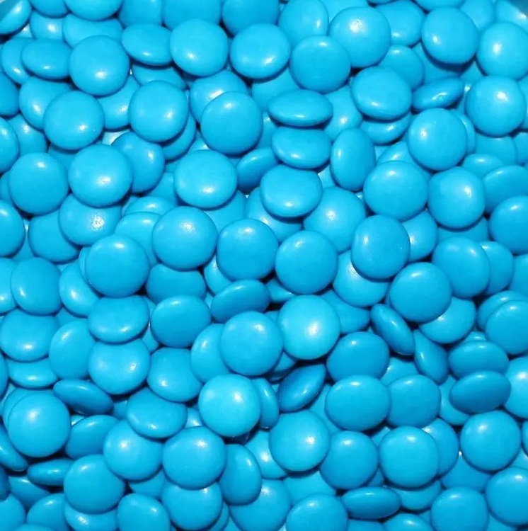 π Blue Chocolate Buttons β 100g Bag